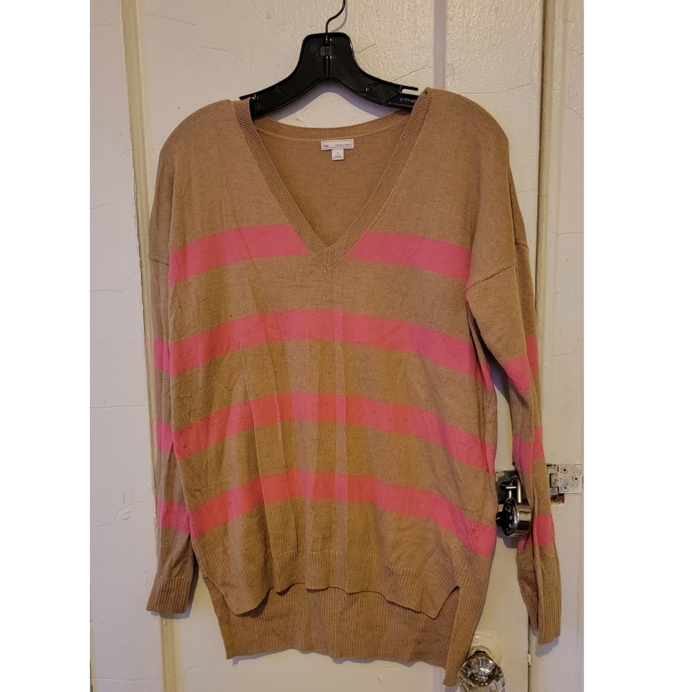 Gap sweater